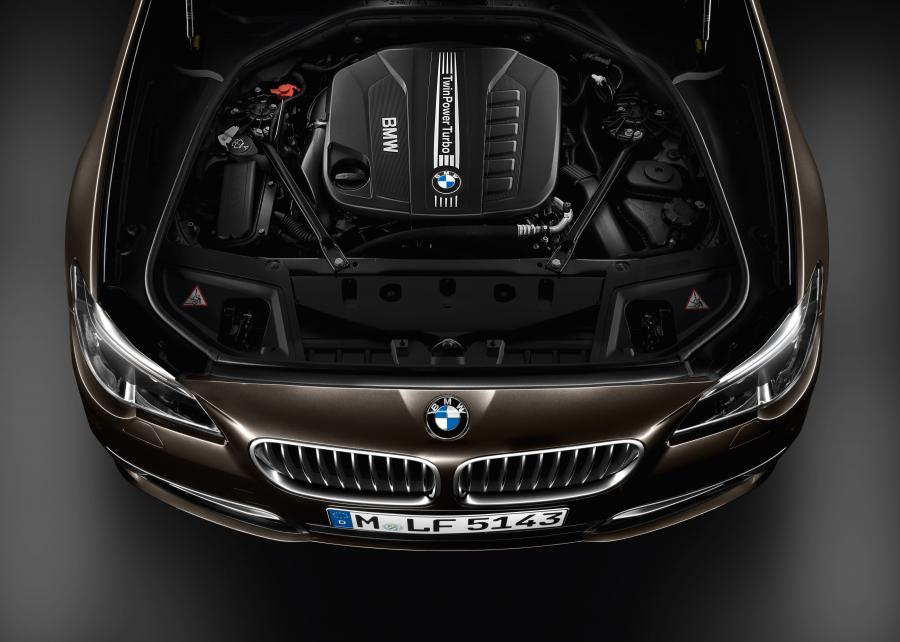 Моторный отсек BMW 530d xDrive Touring Modern Line (F11) 2013 года  (WW) (фото 40 из 40)